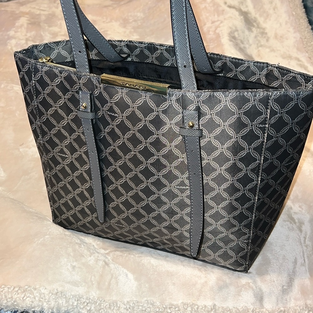 TAHARI GRAY TOTE HANDBAG WITH ADJUSTABLE HANDLES